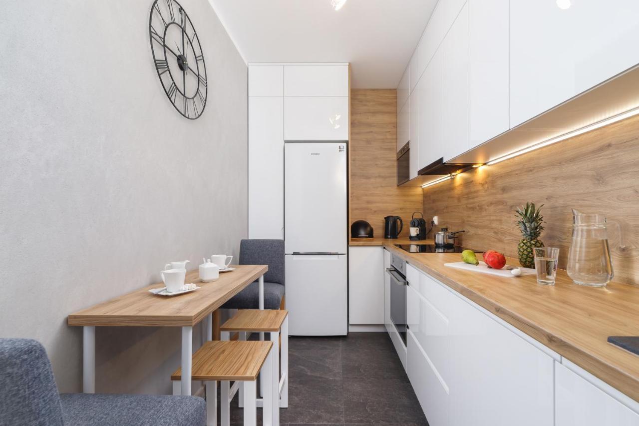 W Parku Lotnikow Apartments Tauron Arena By Noclegi Renters クラクフ エクステリア 写真
