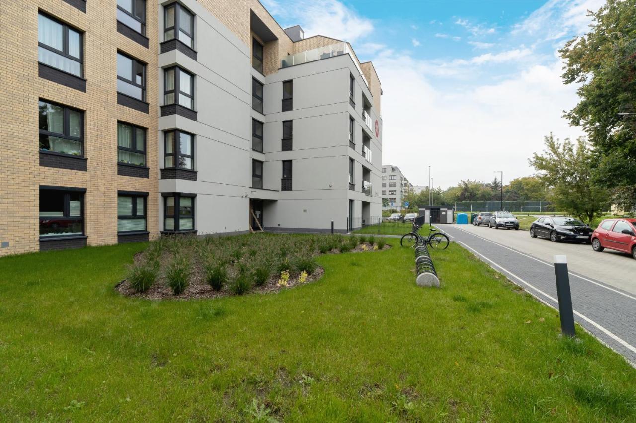W Parku Lotnikow Apartments Tauron Arena By Noclegi Renters クラクフ エクステリア 写真
