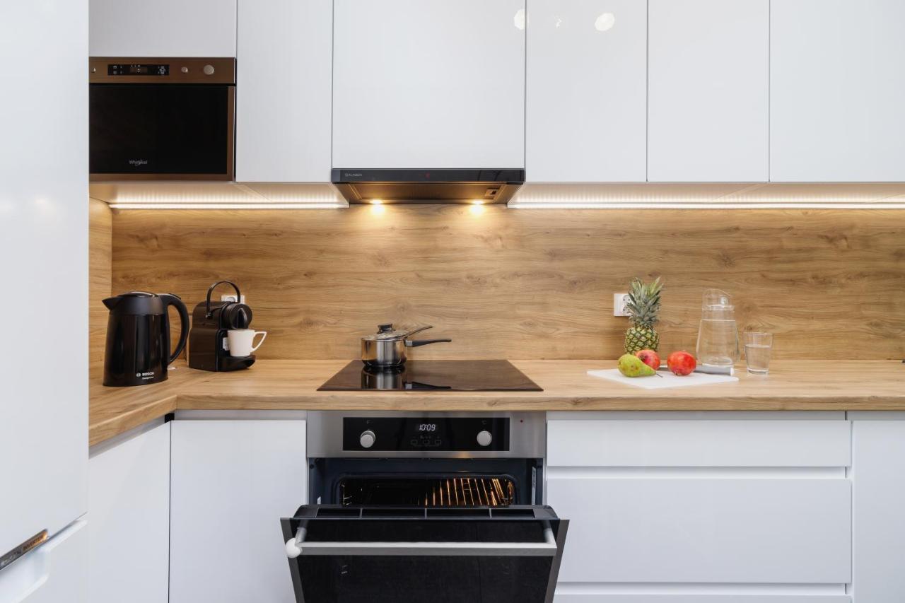 W Parku Lotnikow Apartments Tauron Arena By Noclegi Renters クラクフ エクステリア 写真