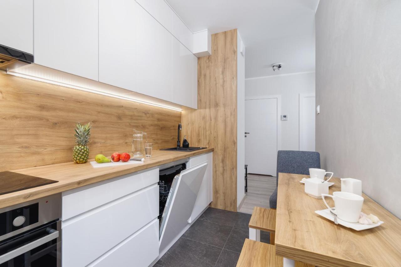 W Parku Lotnikow Apartments Tauron Arena By Noclegi Renters クラクフ エクステリア 写真