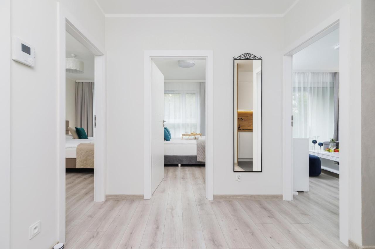 W Parku Lotnikow Apartments Tauron Arena By Noclegi Renters クラクフ エクステリア 写真