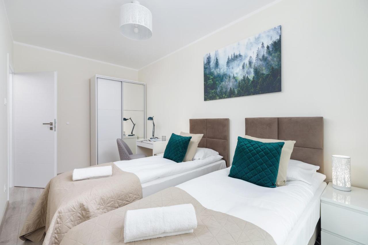 W Parku Lotnikow Apartments Tauron Arena By Noclegi Renters クラクフ エクステリア 写真
